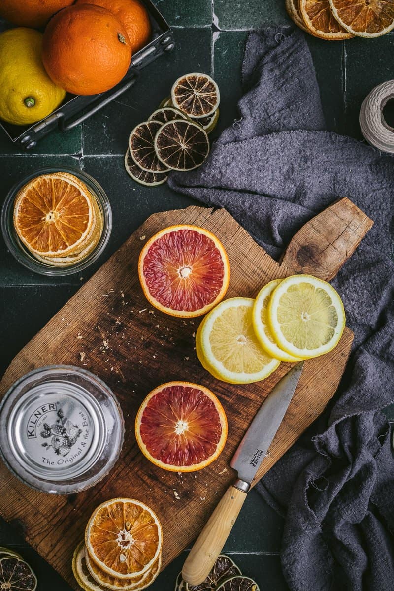 5 reasons why you need to dehydrate citrus (dried limes, lemons, orange slices) and how to do it!