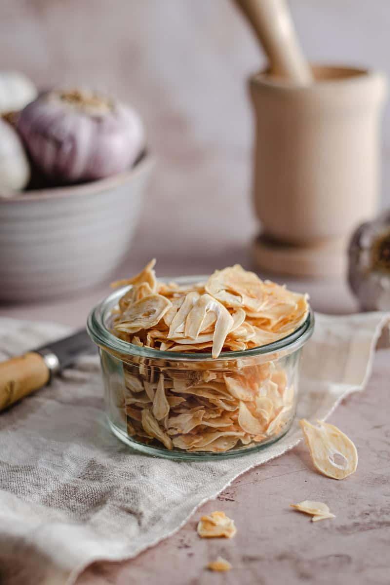 Dehydrated Garlic Flakes (and how to make garlic powder)